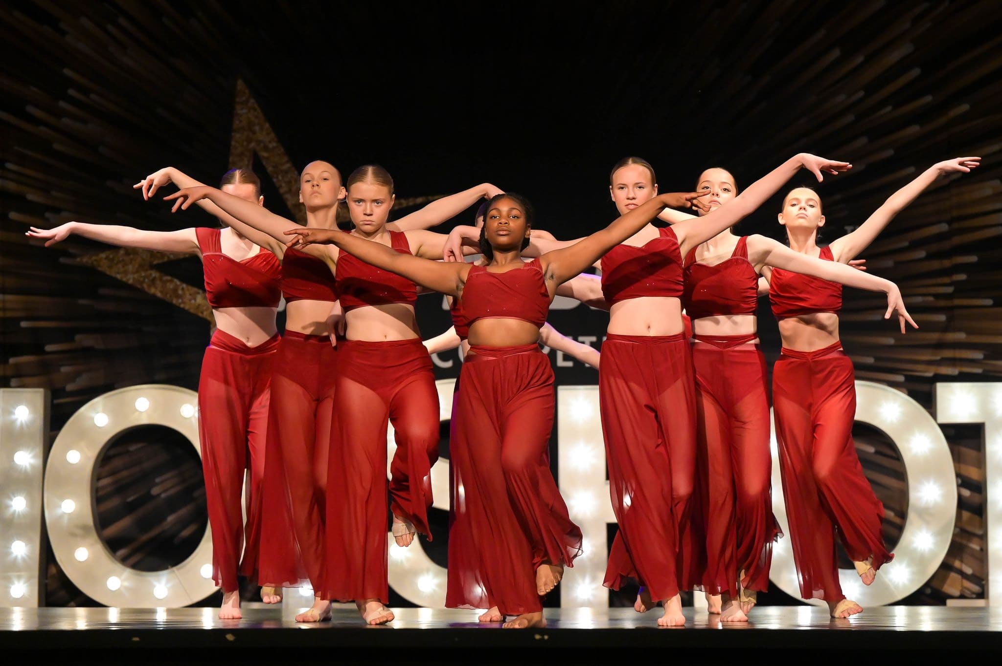 D2E Academy dancers in action during a class